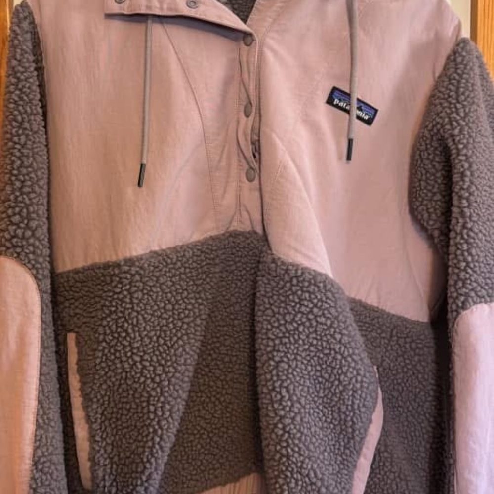 Patagonia Pink and Gray Fleece Pullover